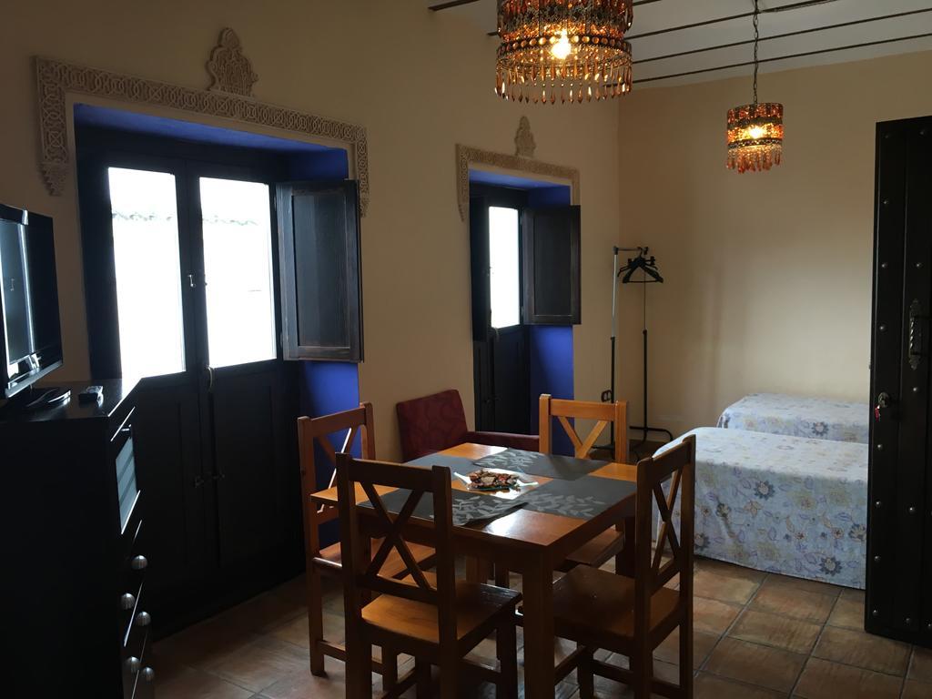 Bujalance Apartamentos Victoria מראה חיצוני תמונה