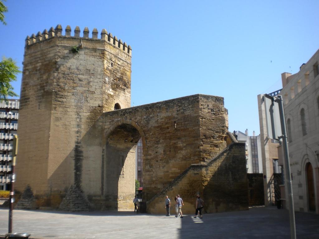 Bujalance Apartamentos Victoria מראה חיצוני תמונה
